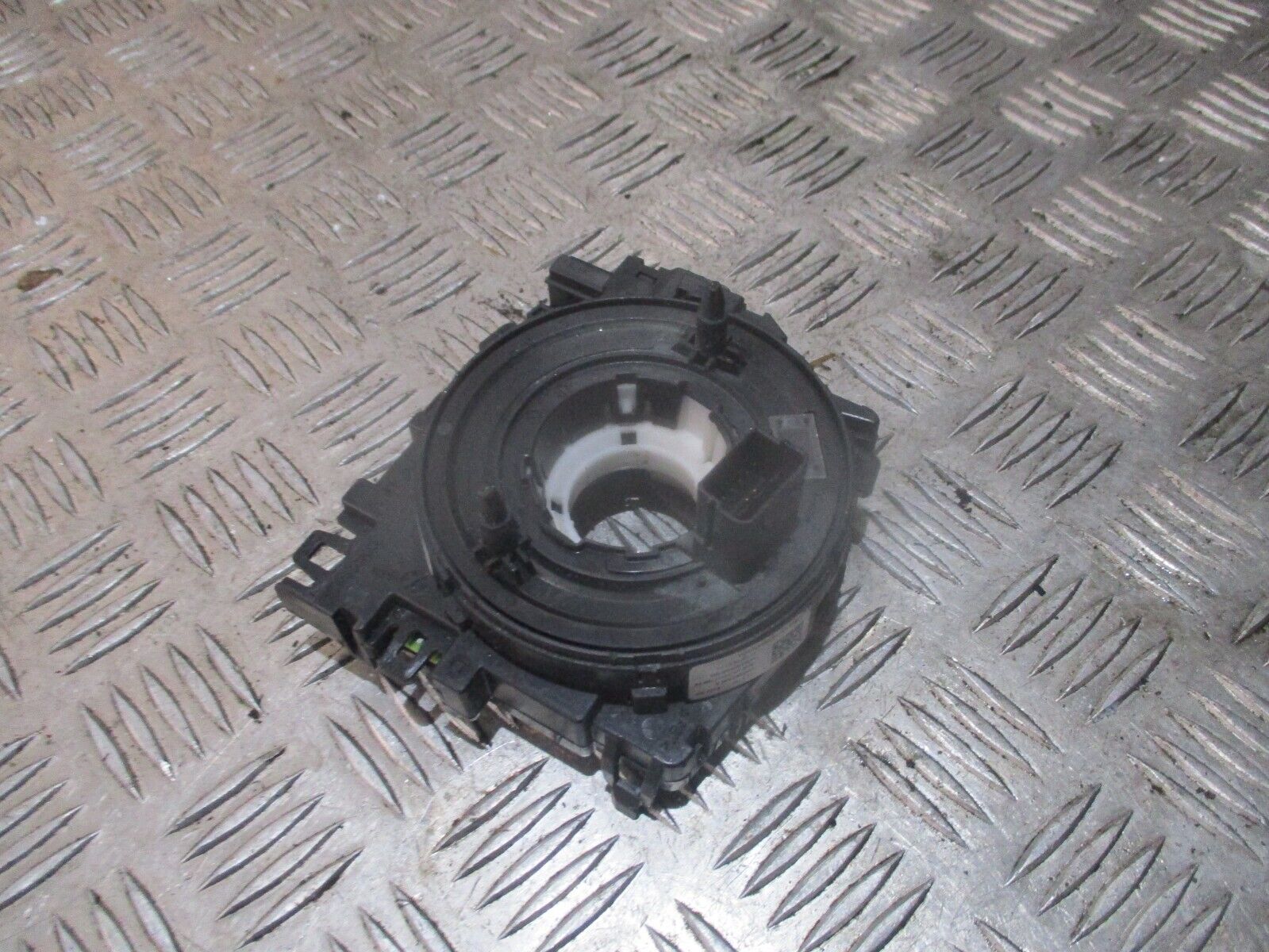 2016 GENUINE SKODA OCTAVIA STEERING WHEEL COLUMN SLIP RING SQUIB 5Q0953549E