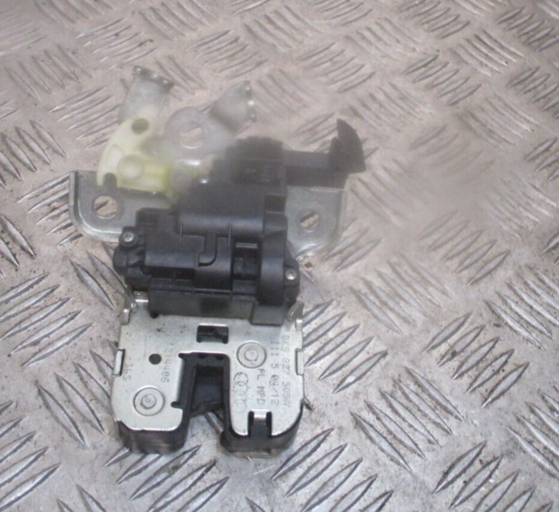 2012 GENUINE AUDI A3 8P REAR TAILGATE BOOT LOCK MECHANSIM 8K9827505H