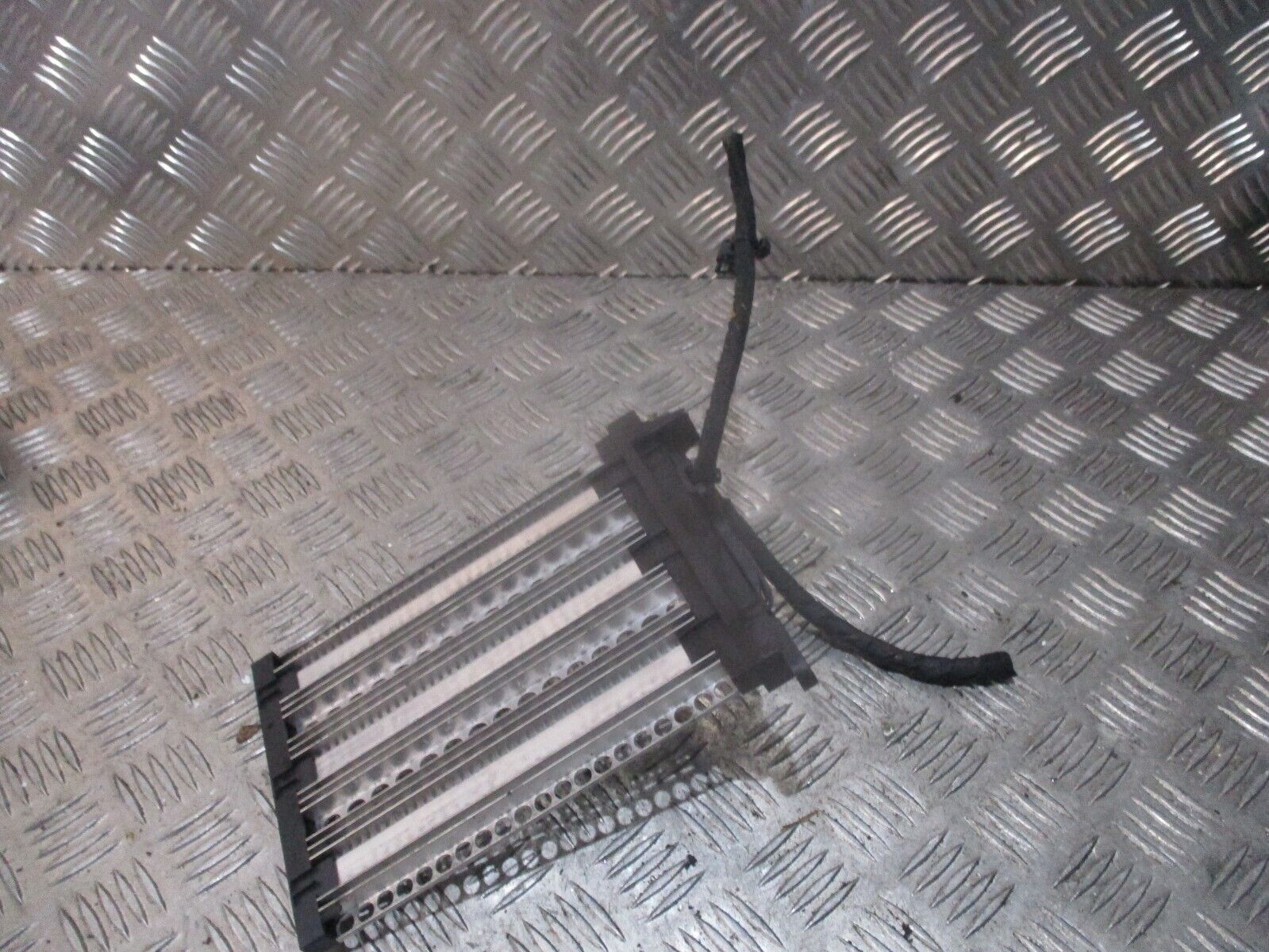 2016 GENUINE SKODA OCTAVIA ELECTRIC HEATER MATRIX 5Q0963235C - Image 3