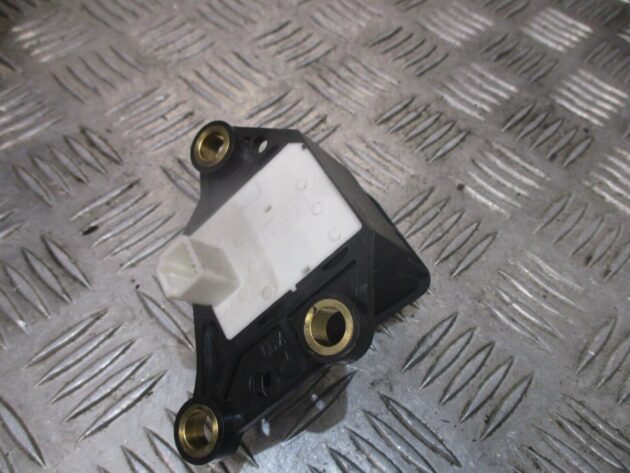 2014 GENUINE TOYOTA AVENSIS ELECTRIC HANDBRAKE SWITCH BUTTON 84390-05020 - Image 3