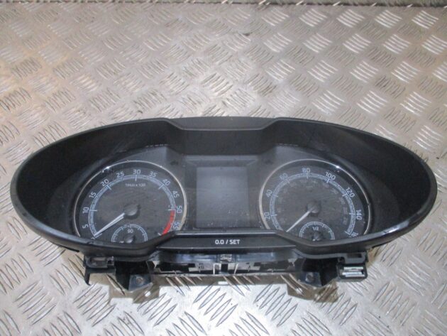 2017 GENUINE SKODA OCTAVIA SPEEDOMETER INSTRUMENT CLUSTER CLOCK 5E0920981D