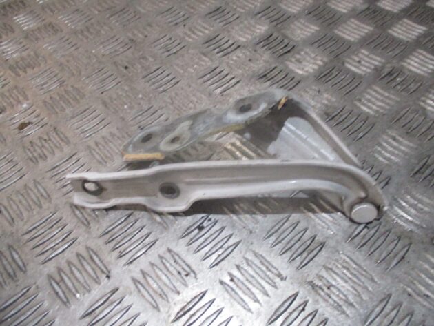 2016 GENUINE SKODA OCTAVIA LEFT PASSENGER SIDE BONNET HINGE 5E0823301 - Image 2