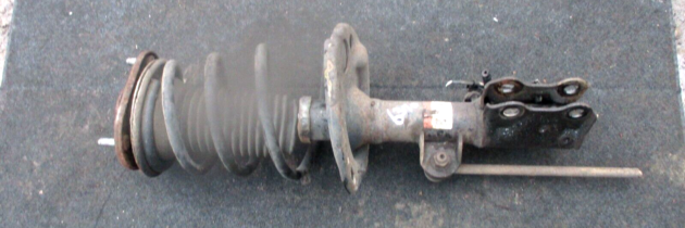 2013 TOYOTA AVENSIS 2.0 TDI FRONT LEFT PASSENGER SIDE SHOCK ABSORBER SHOCKER OEM