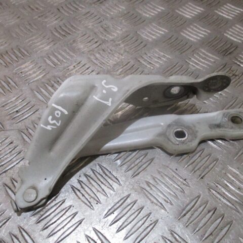2017 GENUINE SKODA OCTAVIA LEFT PASSENGER SIDE BONNET HINGE 5E0823301