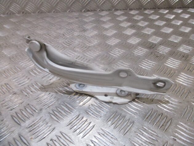 2017 GENUINE SKODA OCTAVIA LEFT PASSENGER SIDE BONNET HINGE 5E0823301 - Image 3