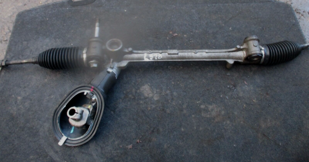 2016 GENUINE TOYOTA YARIS 1.3 PETROL FRONT POWER STEERING RACK