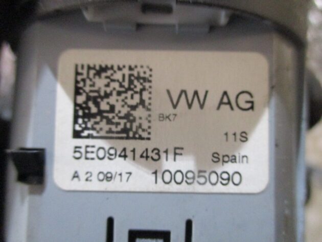 2017 GENUINE SKODA OCTAVIA FRONT HEADLIGHT ADJUSTER SWITCH 5E0941431F - Image 2