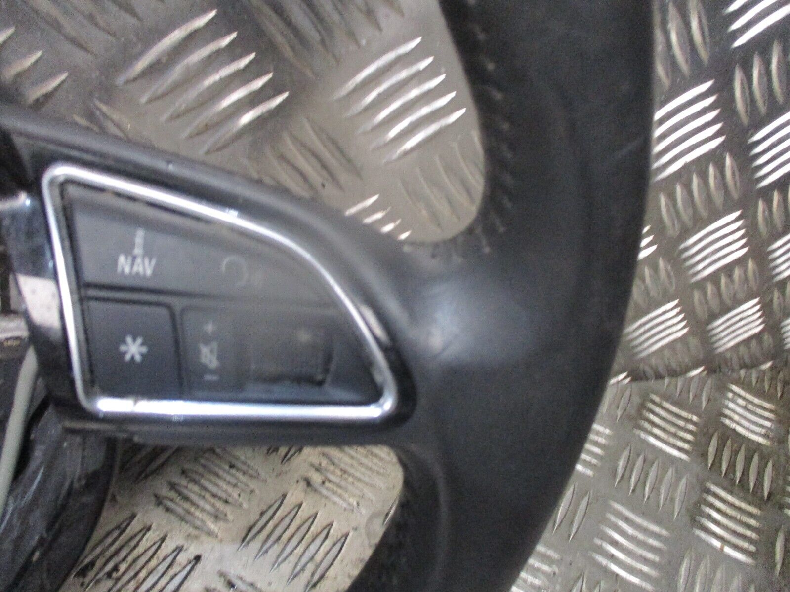 2014 AUDI A3 8V FRONT RIGHT DRIVERS MULTIFUNCTION STEERING WHEEL 8V0419091A - Image 2