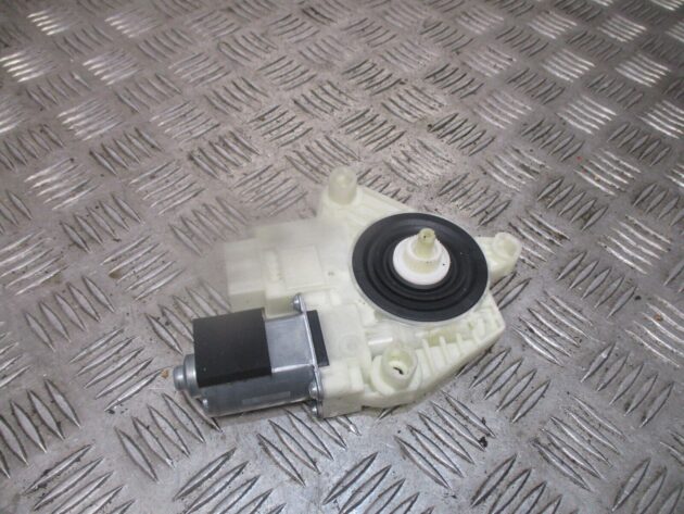 2016 VW PASSAT B8 ESTATE REAR RIGHT DRIVER SIDE WINDOW MOTOR 5Q4959811 - Image 3