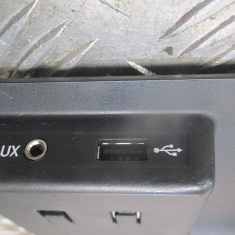 2016 GENUINE SKODA OCTAVIA CENTRE CONSOLE AUX PORT 5E2857367B