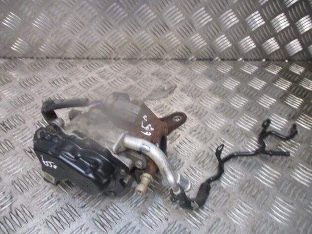 2012 GENUINE VW POLO 1.6 TDI DIESEL EGR VALVE 04B131425 - Image 2