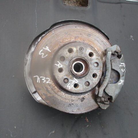 2017 GENUINE AUDI A3 8V 1.6TDI FRONT RIGHT DRIVER SIDE WHEEL HUB OSF