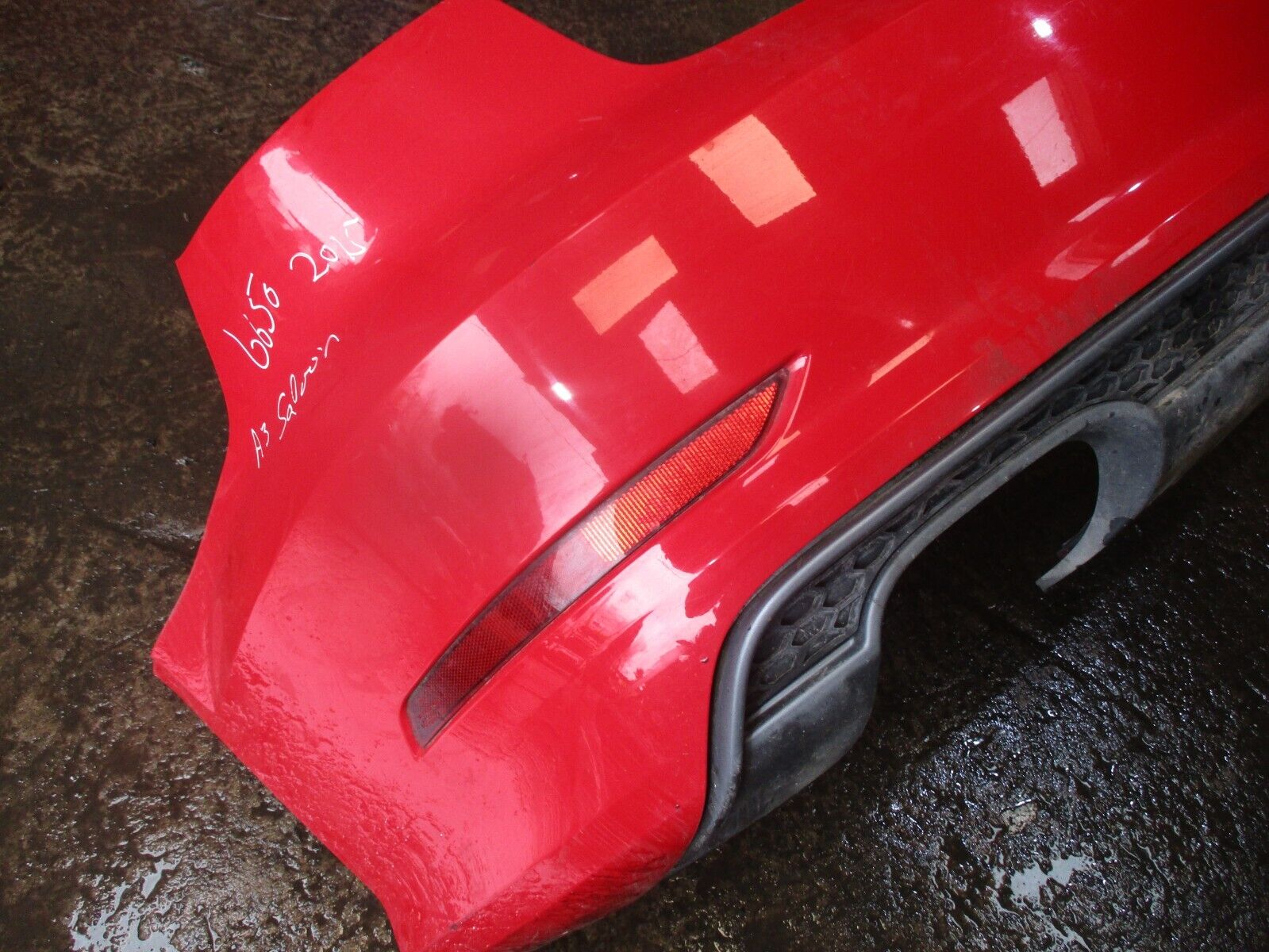 2015 GENUINE AUDI A3 SALOON REAR COMPLETE BUMPER - Image 2