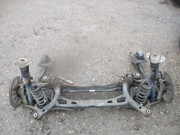2016 GENUINE VW PASSAT B8 SALOON REAR COMPLETE AXLE NO CALIPERS INCLUDED - Image 3