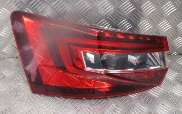 2018 SKODA SUPERB ESTATE REAR LEFT PASSENGER SIDE TAILLIGHT LAMP 3V9945207 OEM