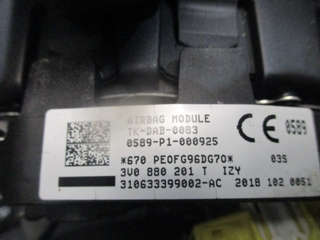 2014 GENUINE SKODA SUPERB FRONT RIGHT SIDE DRIVERS STEERING WHEEL BAG 3V0880201T - Image 2