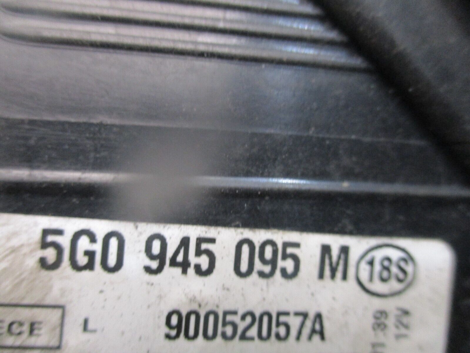 2015 GENUINE VW GOLF MK7 REAR LEFT PASSENGER SIDE BODYLIGHT LAMP 5G0945095M - Image 4