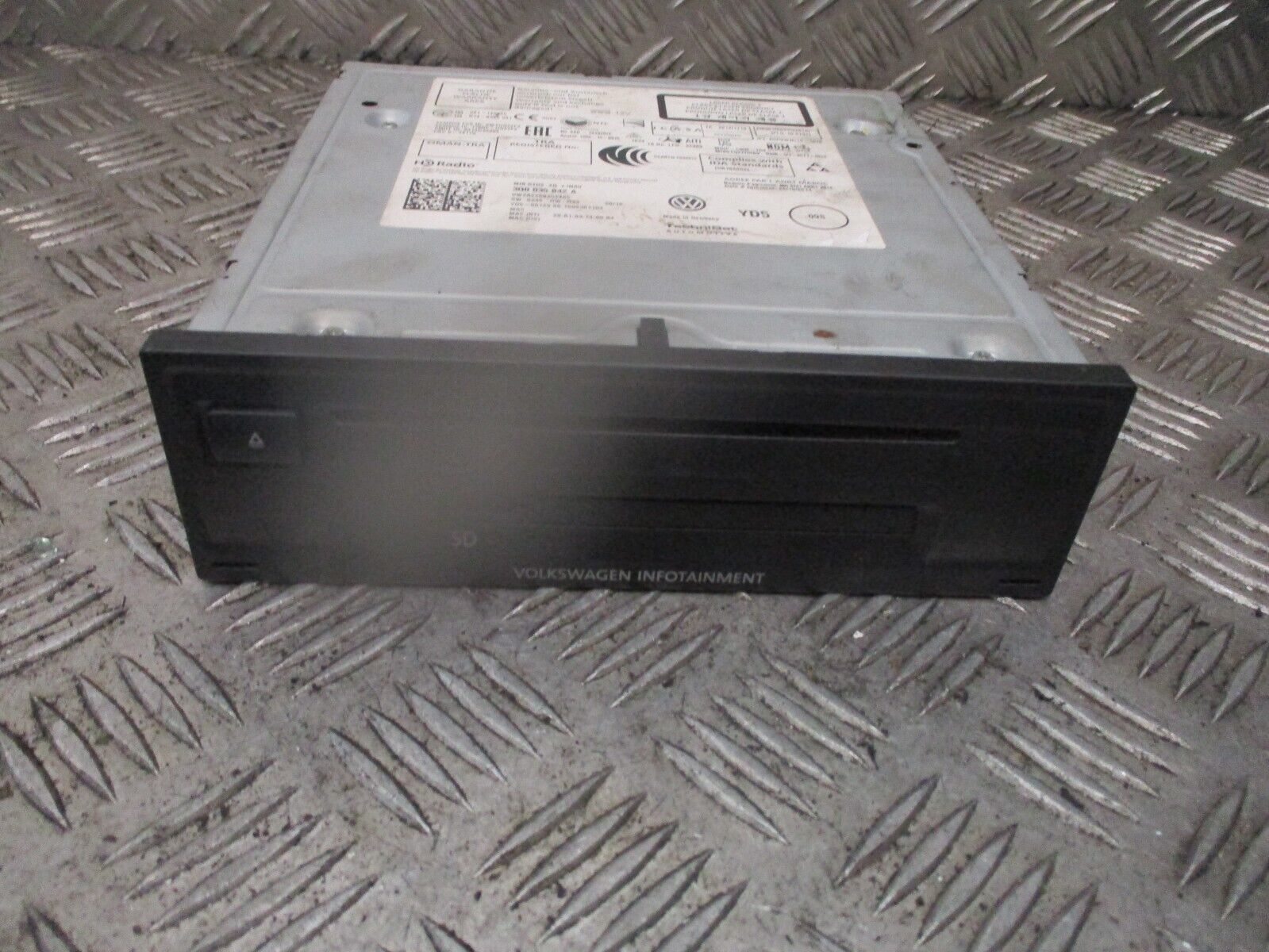 2015 GENUINE VW GOLF MK7 RADIO STEREO SAT NAV HEAD UNIT 3Q0035842A - Image 2