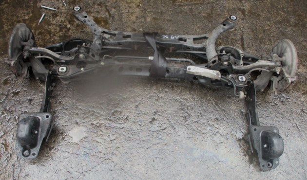 2016 GENUINE VW PASSAT B8 SALOON REAR COMPLETE AXLE WITHOUT CALIPERS