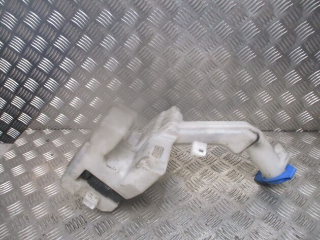 2012 GENUINE VW PASSAT B7 FRONT WINDSCREEN WASHER BOTTLE