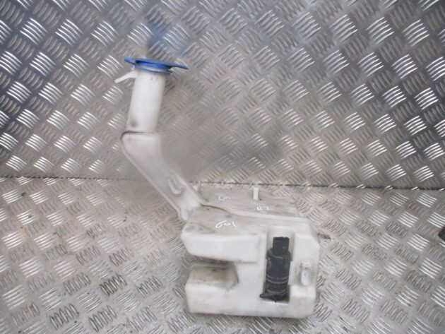 2012 GENUINE VW PASSAT B7 FRONT WINDSCREEN WASHER BOTTLE - Image 2