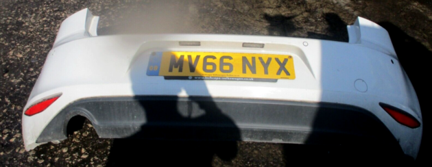 2016 GENUINE VW GOLF MK7 REAR COMPLETE BUMPER WITH SENSOR