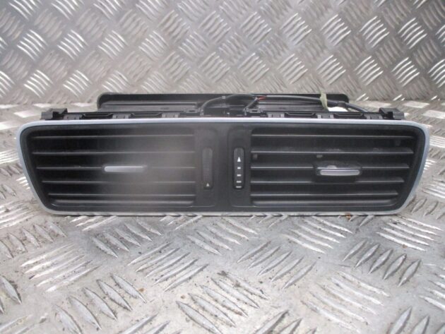 2012 GENUINE VW PASSAT B7 FRONT CENTRE DASHBAORD AIRVENTS - Image 2