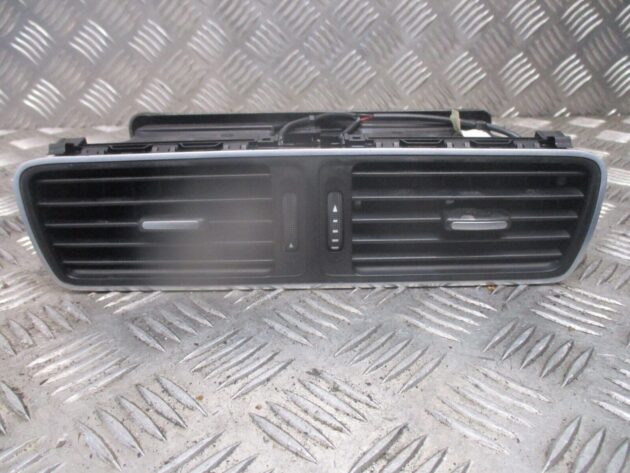 2012 GENUINE VW PASSAT B7 FRONT CENTRE DASHBAORD AIRVENTS - Image 3
