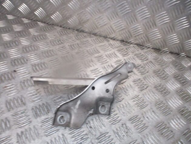 2016 GENUINE VW PASSAT B8 FRONT RIGHT DRIVER SIDE BONNET HINGE 3G0823302 - Image 3