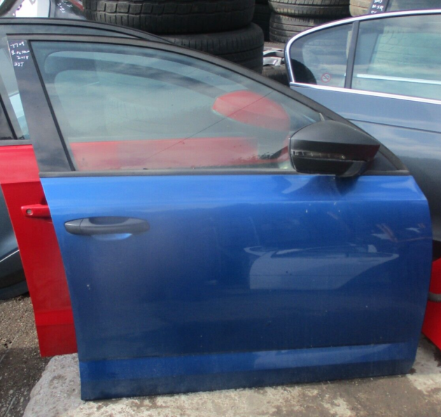 2014 GENUINE SKODA OCTAVIA ESTATE FRONT RIGHT DRIVER SIDE BARE SHELL DOOR OSF