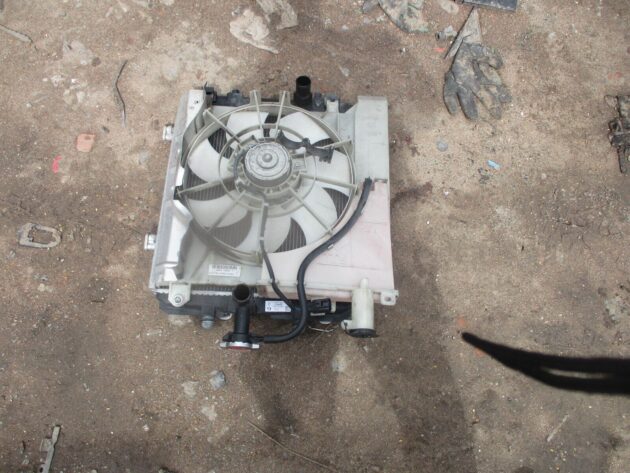 2016 GENUINE TOYOTA AYGO 1.0 PETROL RADIATOR RAD PACK - Image 4