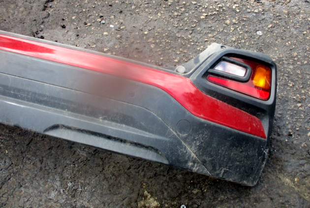 2019 GENUINE HYUNDAI KONA REAR COMPLETE BUMPER WITH SENSOR - Image 4