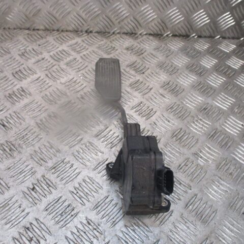 2011 GENUINE TOYOTA PRIUS THROTTLE ACCELERATOR PEDAL 7811012040
