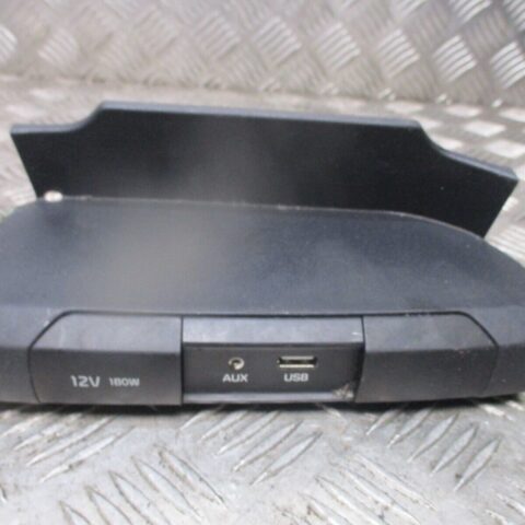 2018 GENUINE KIA PICANTO USB AUX PORT 84621G6800