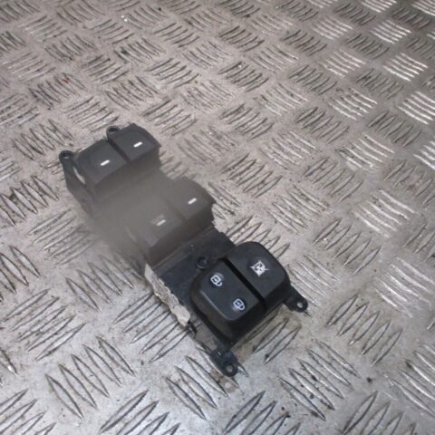 2015 GENUINE HYUNDAI I10 FRONT RIGHT DRIVER SIDE DOOR WINDOW SWITCH 299122841