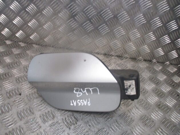 2016 GENUINE VW PASSAT B8 ESTATE REAR FUEL FILLER CAP COVER