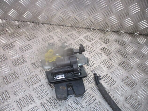 2019 GENUINE AUDI Q2 REAR BOOT LOCK LOCKING MECHANISM 4M0827506D - Image 2