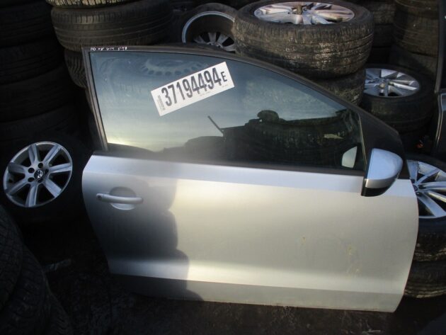 2014 GENUINE VW POLO 3DR FRONT RIGHT DRIVER SIDE BARE SHELL DOOR - Image 3