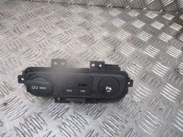 2014 GENUINE KIA SPORTAGE AUX IN USB PORT SOCKET CONNECTION 961103W100