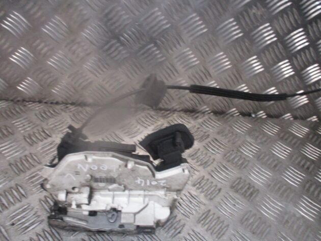 2014 GENUINE SEAT LEON FRONT LEFT PASSENGER SIDE DOOR LOCK MECHANISM 5K2837015D - Image 2