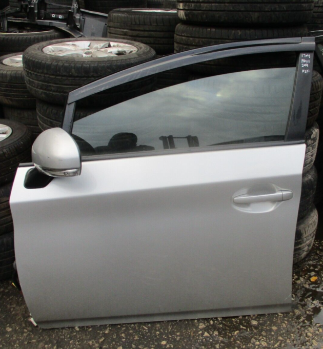2014 GENUINE TOYOTA PRIUS FRONT LEFT PASSENGER SIDE BARE SHELL DOOR