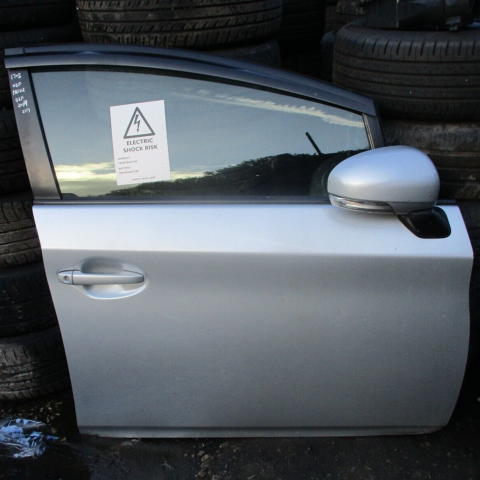 2014 GENUINE TOYOTA PRIUS FRONT RIGHT DRIVER SIDE BARE SHELL DOOR