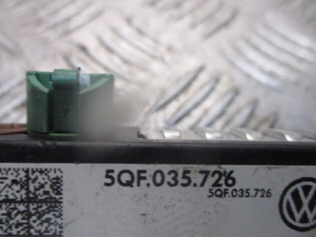 2018 GENUINE VW TIGUAN AUX IN USB PORT SOCKET CONNECTION 5QF035726 - Image 3