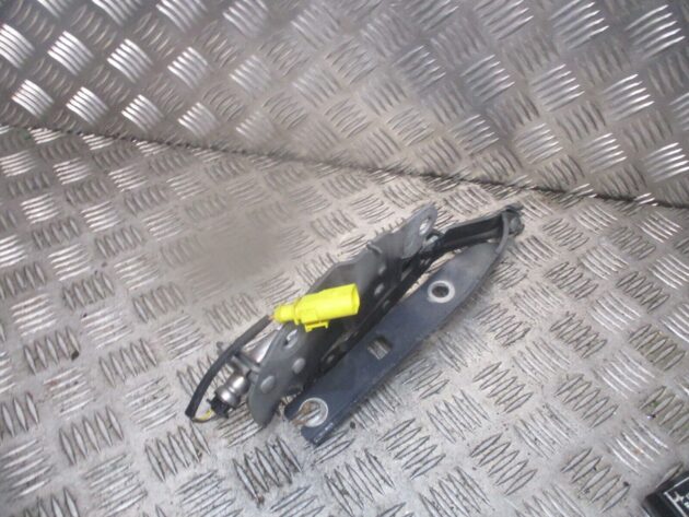 2018 VW TIGUAN FRONT RIGHT DRIVER SIDE BONNET HINGE & ACTUATOR 5NA823302G OEM - Image 2