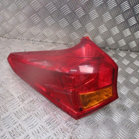 2014 GENUINE TOYOTA AURIS ESTATE REAR LEFT PASSENGER SIDE TAILLIGHT LAMP NSR