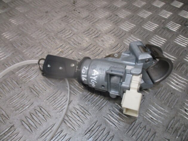 2016 GENUINE TOYOTA AYGO IGNITION BARREL & KEY 89782-0H020