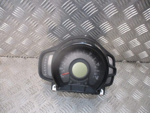 2016 GENUINE TOYOTA AYGO SPEEDOMETER INSTRUMENT CLUSTER CLOCK 769167-300U - Image 2