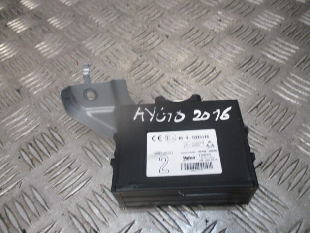 2016 GENUINE TOYOTA AYGO DOOR CONTROL MODULE 89740-0H040