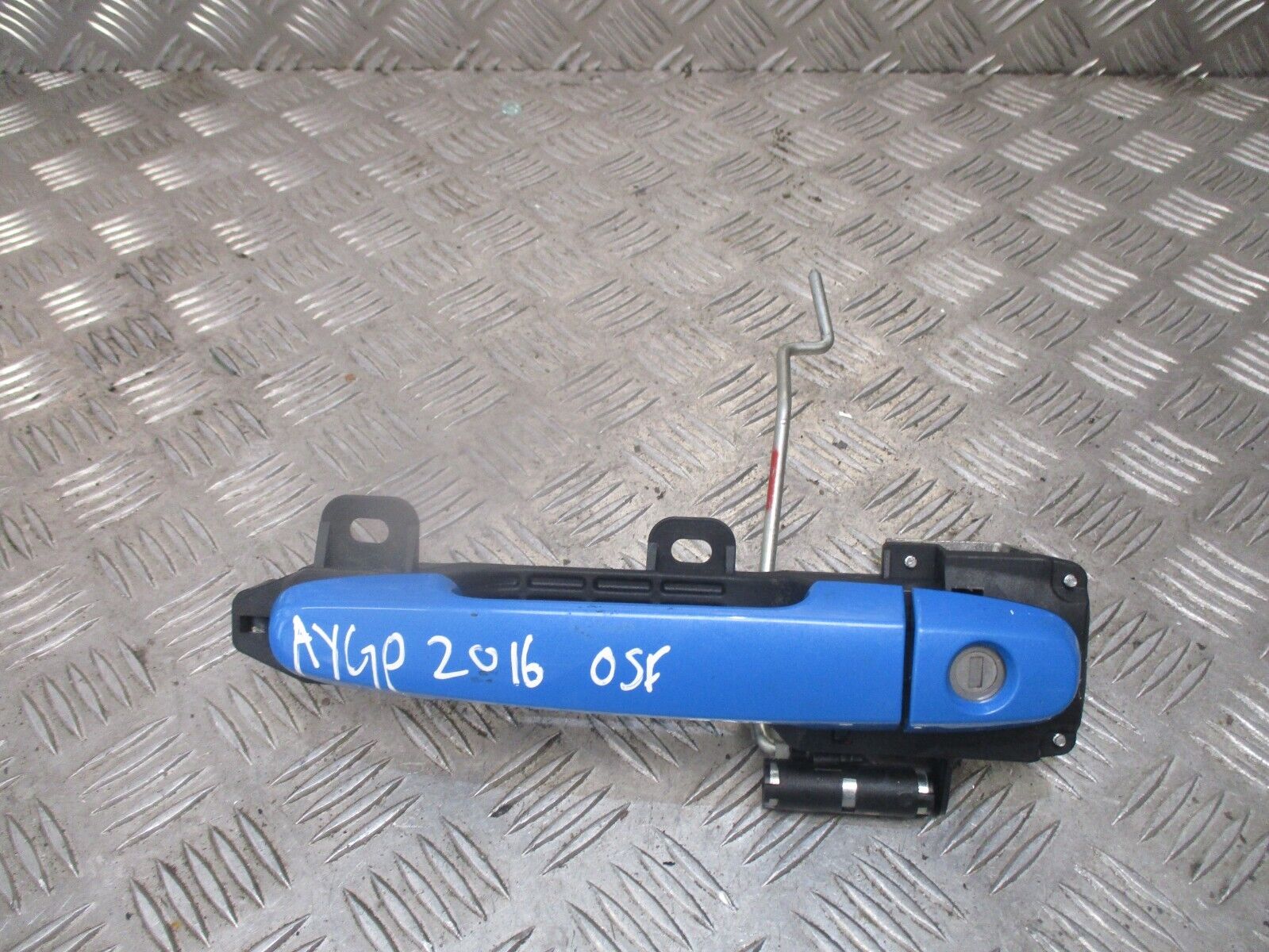 2016 GENUINE TOYOTA AYGO FRONT RIGHT DRIVER SIDE EXTERIOR DOOR HANDLE