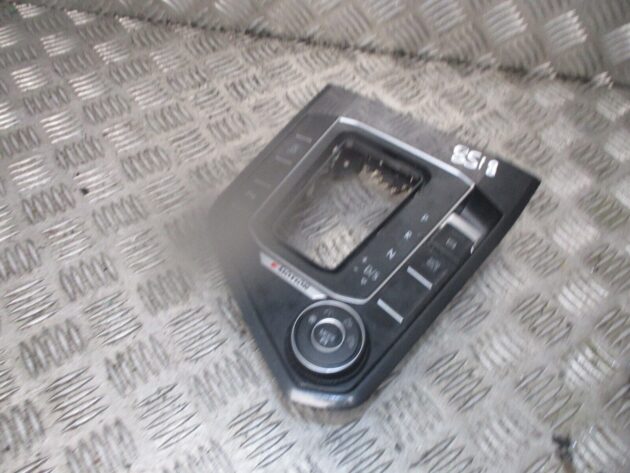2018 GENUINE VW TIGUAN GEAR SURROUND TRIM WITH SWITCH 5NC713203A - Image 2